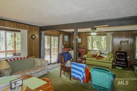 Living - 4 Ogburn Ln, Cascade, ID 83611 photo 1 of 3