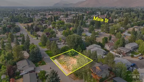 520 Willow St, Hailey, ID 83333 photo 1