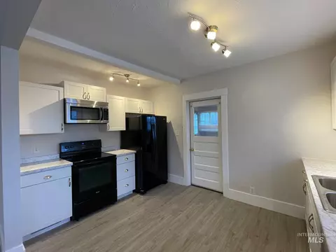 Kitchen - 138 Walnut, Twin Falls, ID 83301 photo 3 of 3