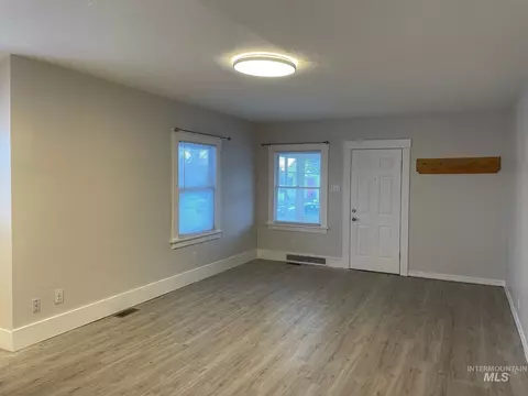 Living - 138 Walnut, Twin Falls, ID 83301 photo 2 of 4