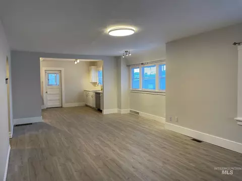 Living - 138 Walnut, Twin Falls, ID 83301 photo 3 of 4