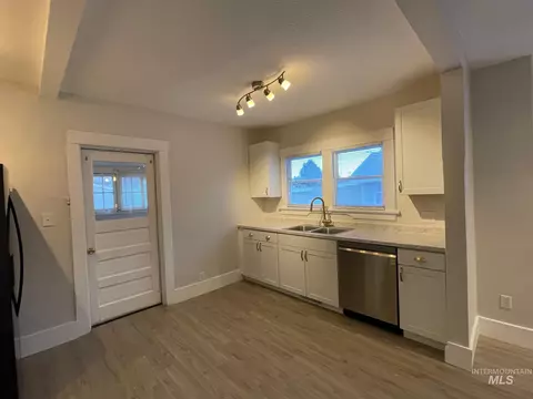 Kitchen - 138 Walnut, Twin Falls, ID 83301 photo 2 of 3