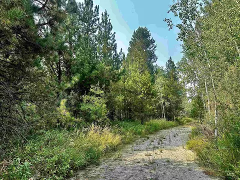 1060 Cabarton Rd, Cascade, ID 83611 photo 1