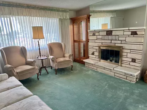 4408 Lake Ave, Caldwell, ID 83607 photo 1