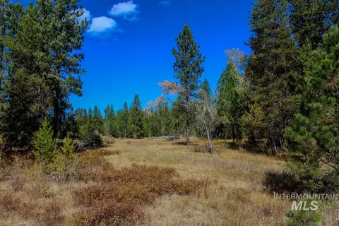 110 Warner Dr, Cascade, ID 83611
