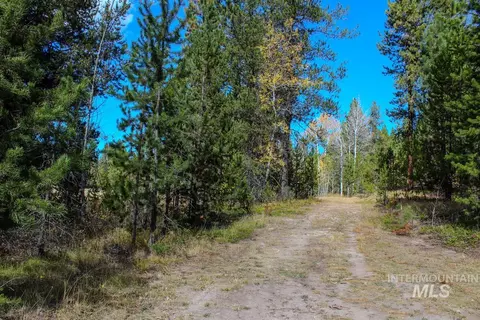 110 Warner Dr, Cascade, ID 83611 photo 10