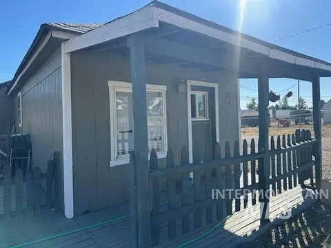 94 N Oneida, Glenns Ferry, ID 83623 photo 1