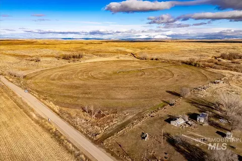 1310 Crest Rd, Caldwell, ID 83607