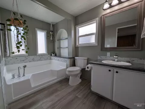 2316 S Naclerio Ln, Boise, ID 83705