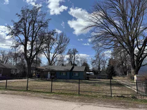 323 N Olde Park, Eagle, ID 83616 photo 1