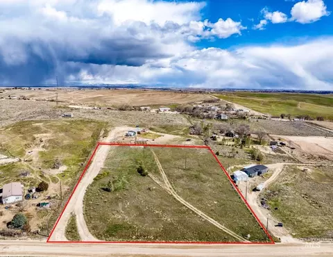 590 Pearl Rd, Caldwell, ID 83607