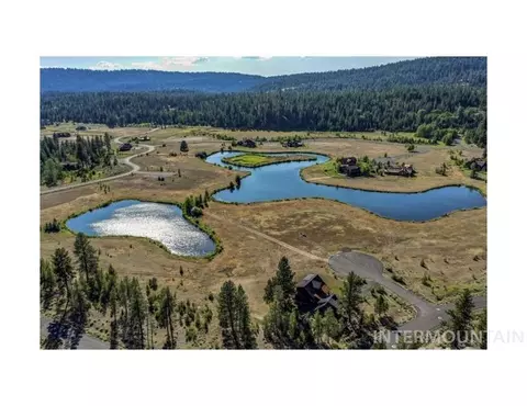 11 Owleclover Ln, Mccall, ID 83638