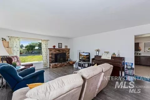 Living - 312 Boyd St W, Murtaugh, ID 83344 photo 2 of 2