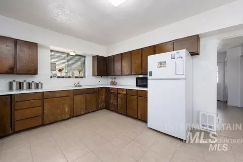 Kitchen - 312 Boyd St W, Murtaugh, ID 83344 photo 1 of 2