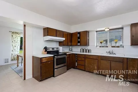 Kitchen - 312 Boyd St W, Murtaugh, ID 83344 photo 2 of 2