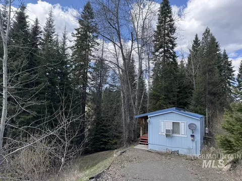 121 Court St, Pierce, ID 83546