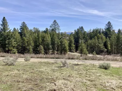 269 Moon Dr, Mccall, ID 83638 photo 1