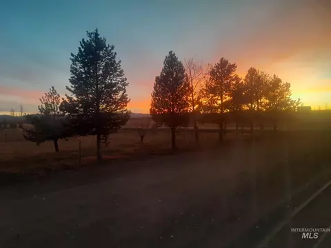 501 Timber Ave, Fairfield, ID 83327