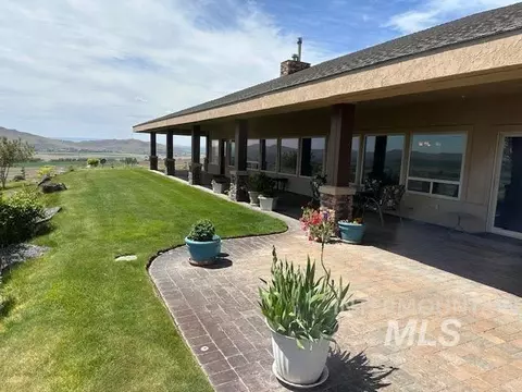 1270 Hillcrest Dr, Vale, OR 97918