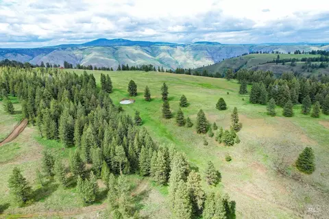 205 Burnt Creek Rd, Cottonwood, ID 83522
