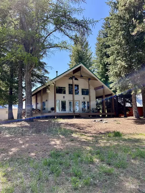 136 Paradise Ln, Donnelly, ID 83615