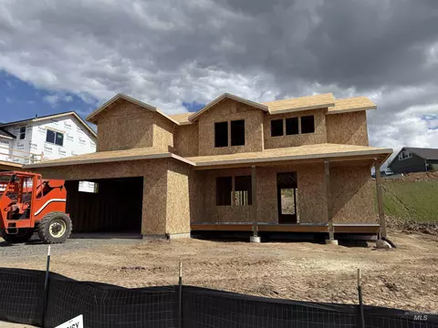 2463 E 3rd St, Moscow, ID 83843