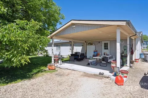 Exterior - 15741 Willis Rd, Caldwell, ID 83607 photo 2 of 19