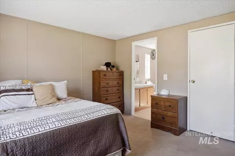 Bedroom - 15741 Willis Rd, Caldwell, ID 83607 photo 3 of 6