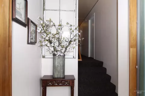 Entry Way - 90 2nd St, Asotin, WA 99402 photo 1 of 1