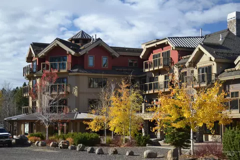 616 N Third St #215, Mccall, ID 83638