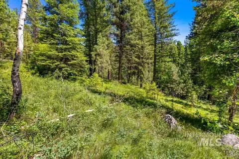 10 Collins Ct, Mccall, ID 83638 photo 3