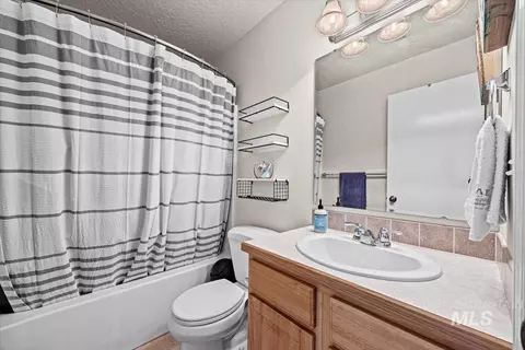 Bath - 16346 Silver Creek Ave, Caldwell, ID 83607 photo 2 of 3