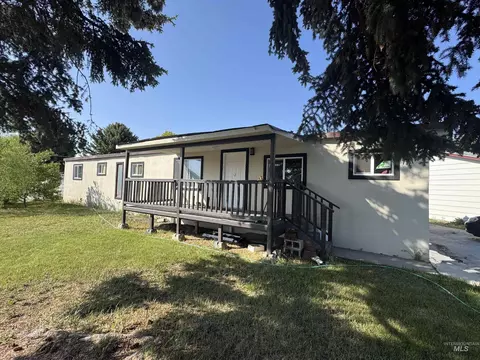 380 Orchard Dr, Gooding, ID 83330