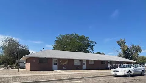 411 NW 1st St, Ontario, OR 97914