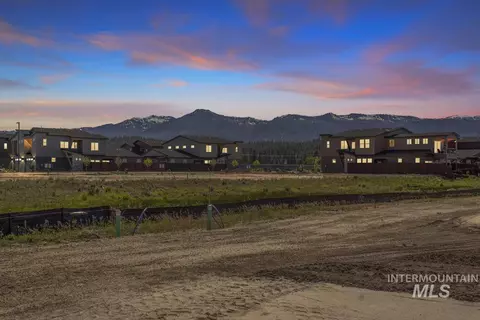 L2 B1 Lazy River Street, Cascade, ID 83611