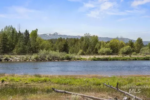 L8 B1 River Bank Drive, Cascade, ID 83611