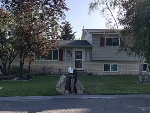 2726 Fairmont Dr, Burley, ID 83318