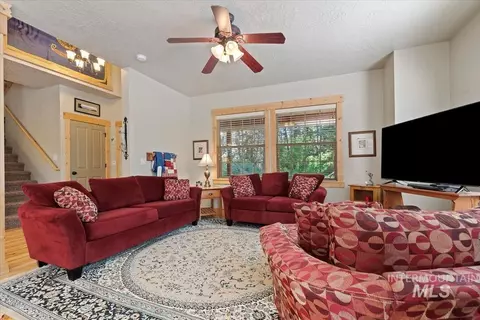 Living - 23 Waterline Ln, Cascade, ID 83611 photo 3 of 3