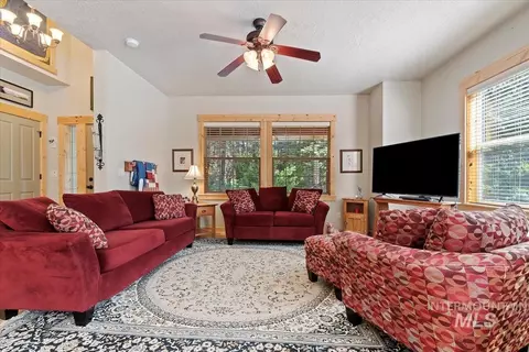 Living - 23 Waterline Ln, Cascade, ID 83611 photo 2 of 3