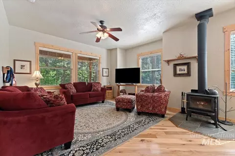Living - 23 Waterline Ln, Cascade, ID 83611 photo 1 of 3