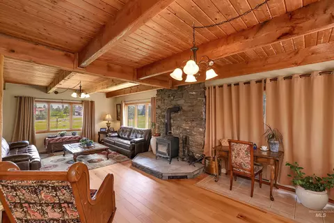 Living - 97 Coy Rd, Mccall, ID 83638 photo 6 of 10