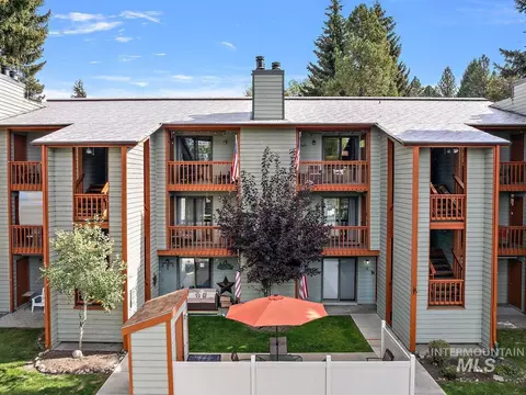 601 Hemlock St #10, Mccall, ID 83638