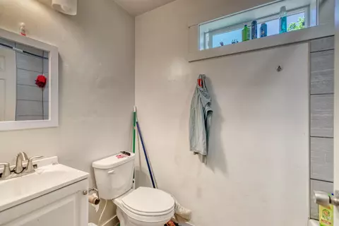 Bath - 110 E Main St, Nyssa, OR 97913 photo 1 of 4