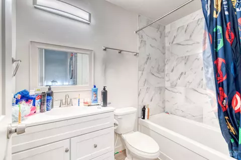 Bath - 112 E Main St, Nyssa, OR 97913 photo 5 of 5