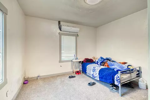 Bedroom - 112 E Main St, Nyssa, OR 97913 photo 2 of 7