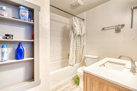 Bath - 112 E Main St, Nyssa, OR 97913 photo 1 of 5