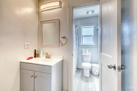 Bath - 112 E Main St, Nyssa, OR 97913 photo 3 of 5