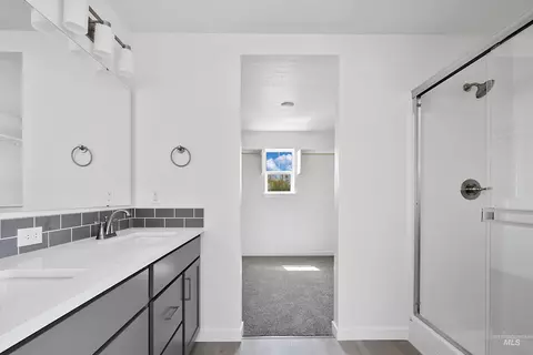 1585 SW Silverstone Ave, Mountain Home, ID 83647