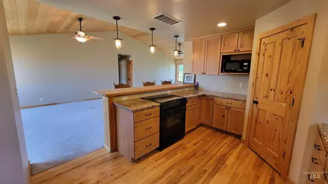 Kitchen - 3696 N 4425 E, Murtaugh, ID 83344 photo 2 of 2