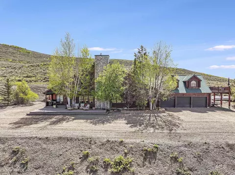 203 N Brush Rd, Fairfield, ID 83327